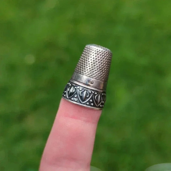 Sterling Silver  Thimble - Picture 1 of 4